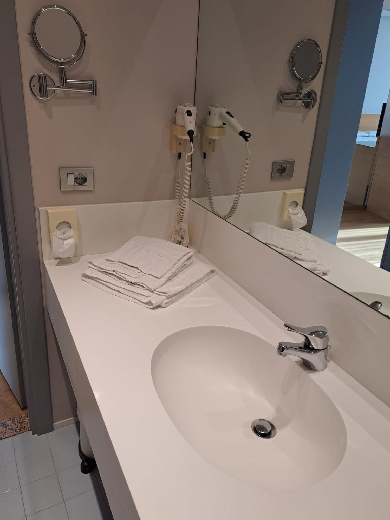 Hotel Internazionale Cervignano del Friuli Ngoại thất bức ảnh